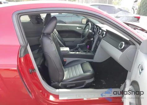 2008 Ford Mustang Gt Deluxe/Gt Premium z USA, uszkodzony, nr VIN 1ZVHT82HX85159373